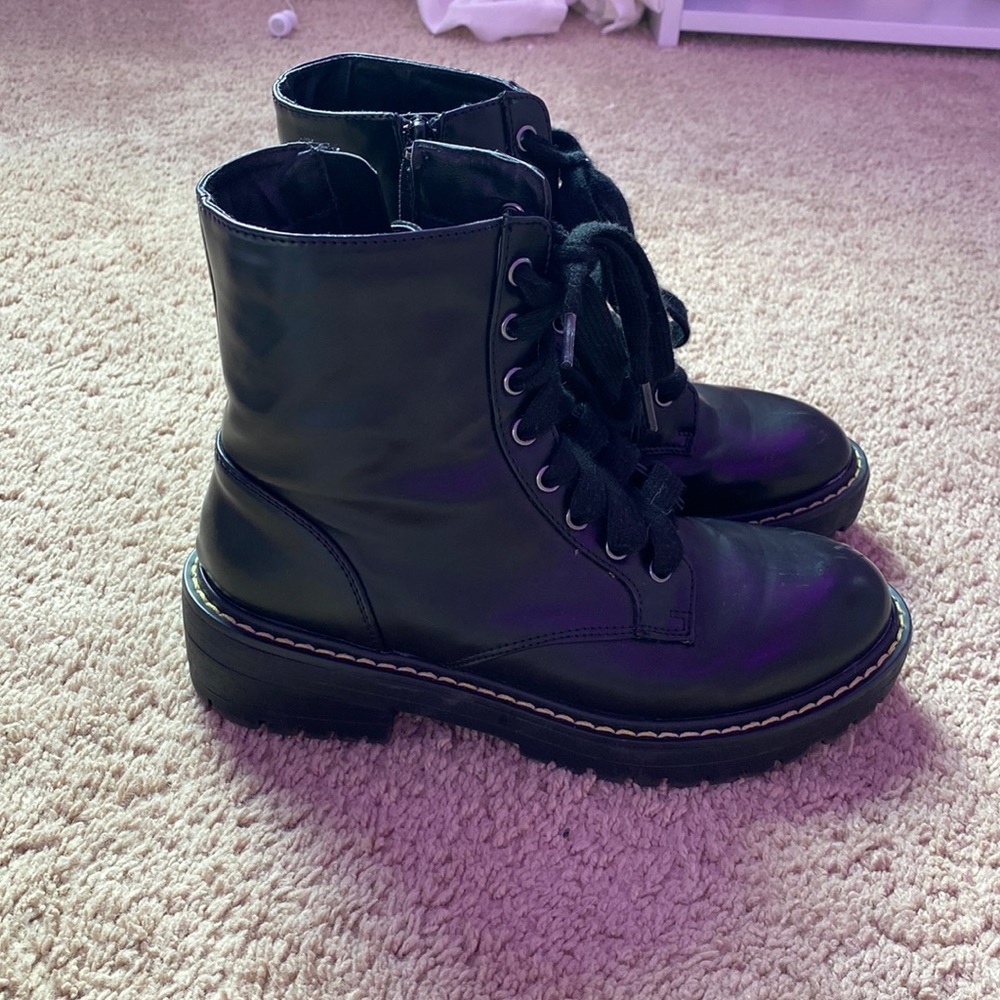 size 6 off brand doc martins